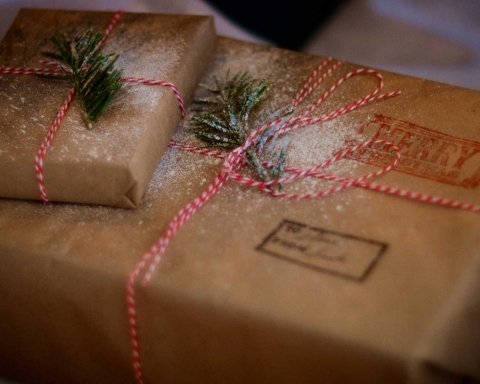 Pros-&-Cons-of-The-Issue-of-Amazon-Dropshipping-on-BridgeTownHerald